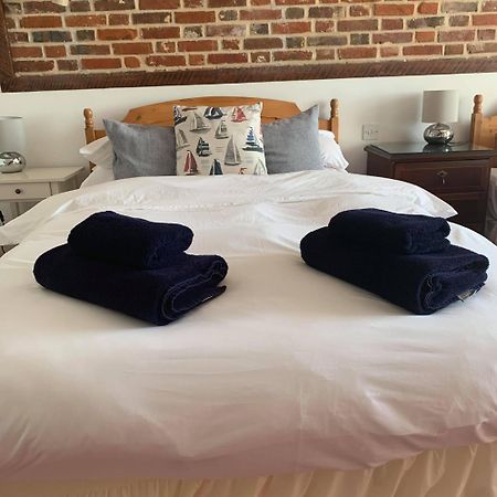 Ye Olde White Harte Hotel Burnham-on-Crouch 部屋 写真
