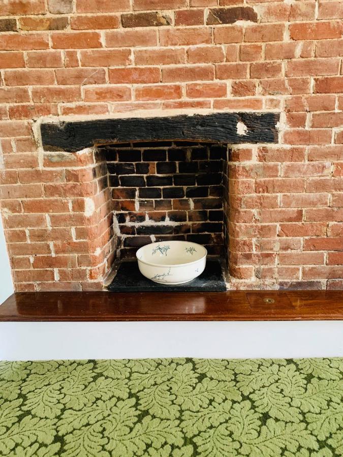 Ye Olde White Harte Hotel Burnham-on-Crouch エクステリア 写真