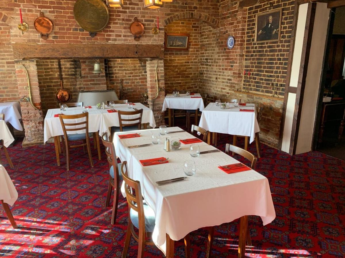 Ye Olde White Harte Hotel Burnham-on-Crouch エクステリア 写真