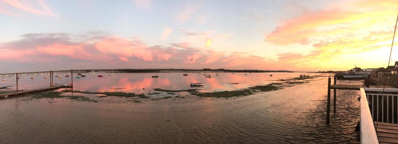 Ye Olde White Harte Hotel Burnham-on-Crouch エクステリア 写真