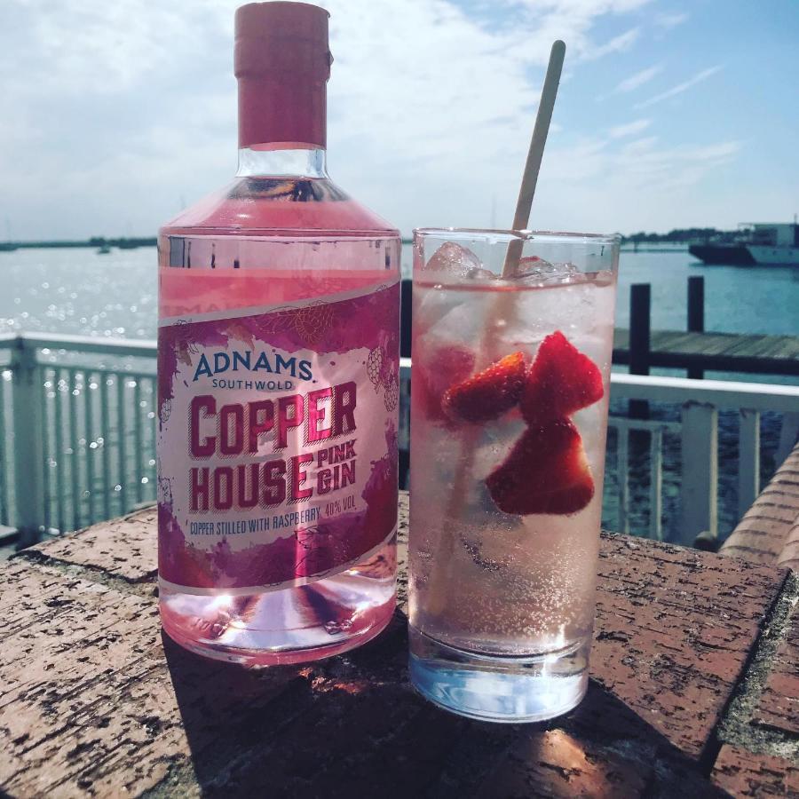Ye Olde White Harte Hotel Burnham-on-Crouch エクステリア 写真